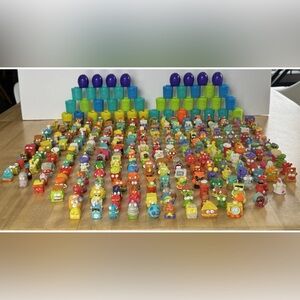 trash pack grossery gang 280 Pc Lot random 280 Trashies + 44 Container